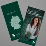 Mock-up eines englischen RLE Engineering & Services Flyers mit Standortkarte Deutschlands und Branchenmotiv. Professionelles Werbematerial zur Präsentation von RLE Engineering & Services Lösungen im Bereich öffentliche Träger & städtische Organisationen