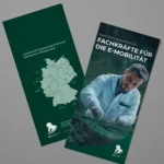 Mock-up eines RLE Engineering & Services Flyers mit Standortkarte Deutschlands und Branchenmotiv. Professionelles Werbematerial zur Präsentation von RLE Engineering & Services Lösungen im Bereich E-Mobility