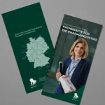 Mock-up eines RLE Engineering & Services Flyers mit Standortkarte Deutschlands und Branchenmotiv. Professionelles Werbematerial zur Präsentation von RLE Engineering & Services Lösungen im Bereich Pharmaindustrie